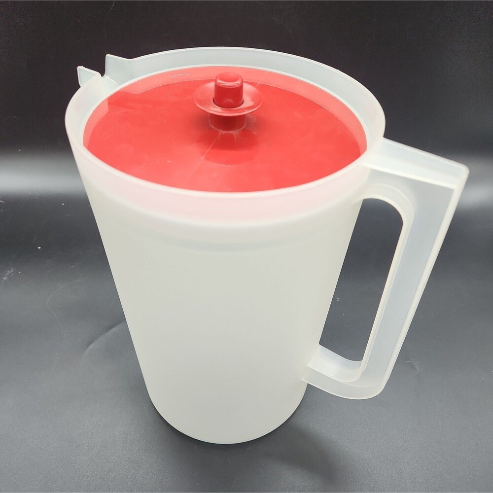 Tupperware 4 Quart Pitcher  Clear Red Push Button Lid1 Gallon Vintage